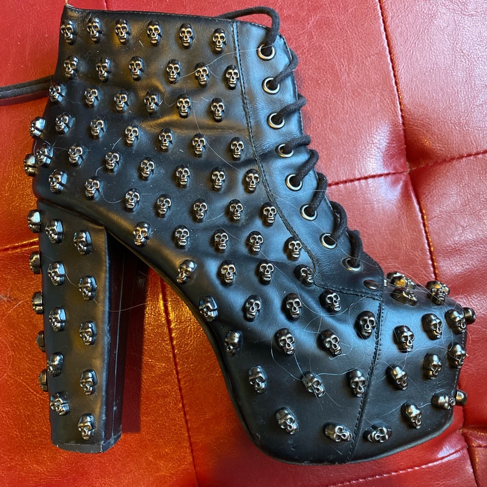 Vintage skull litas